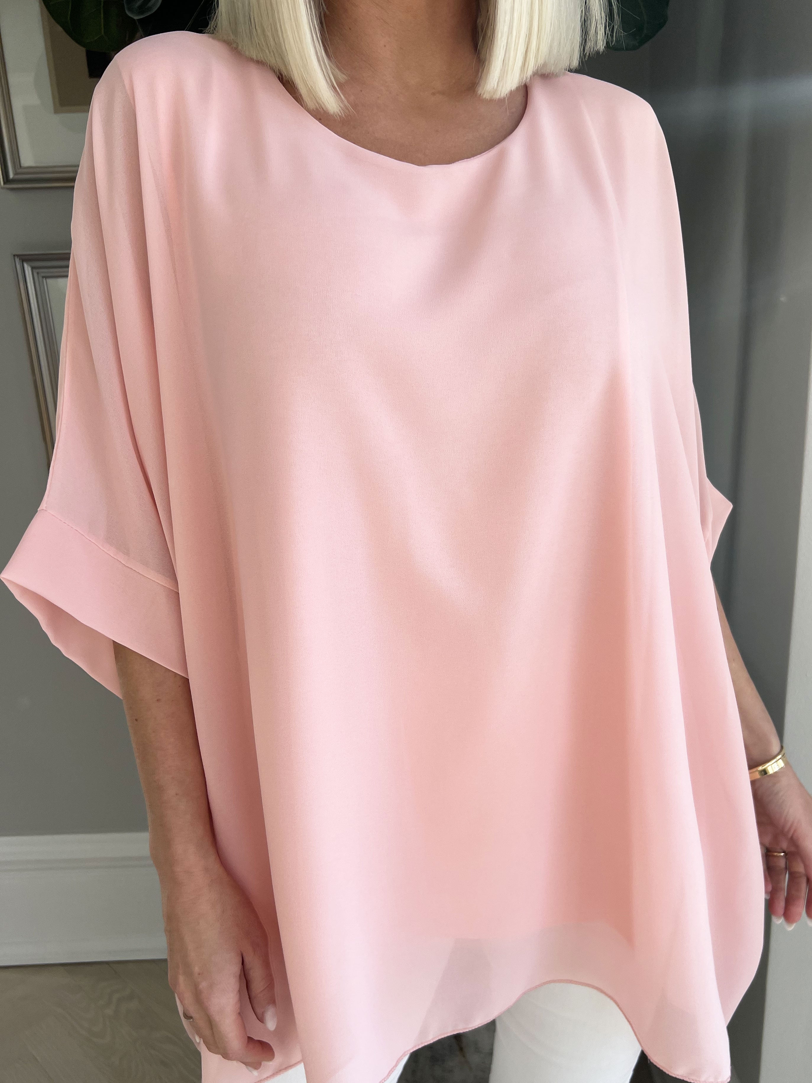 Patty - Söt tunika med chiffonglager på utsidan